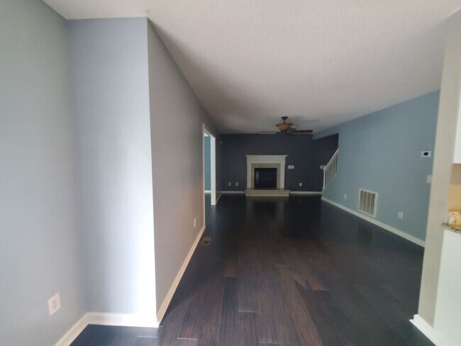 Building Photo - 21 Candler Ct