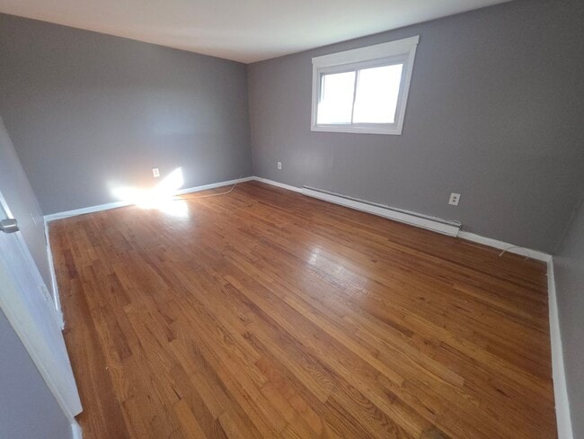 Building Photo - 2 Bedroom Apartment - Newburgh, NY