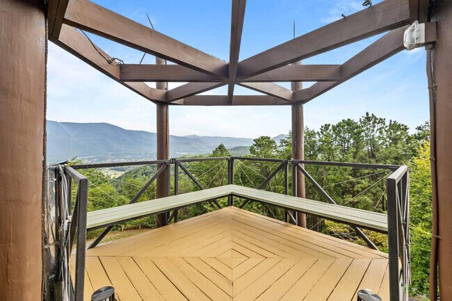 Building Photo - 1816 Bear Spgs Wy