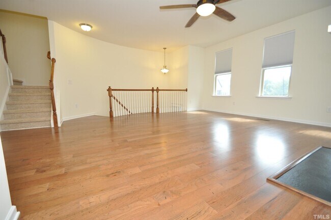 Building Photo - 5405 Cambridgeshire Loop