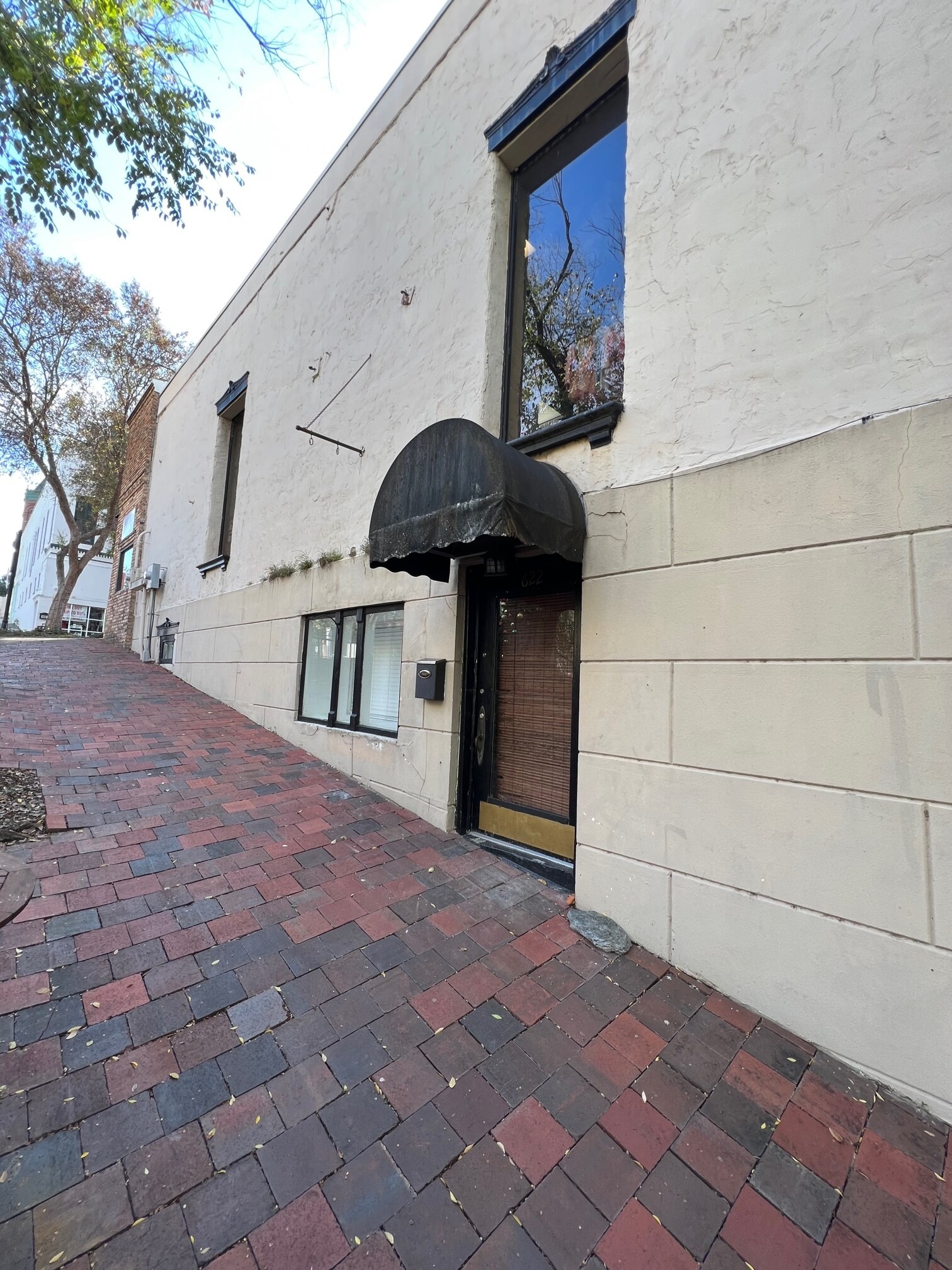 Building Photo - 620 Crawford St