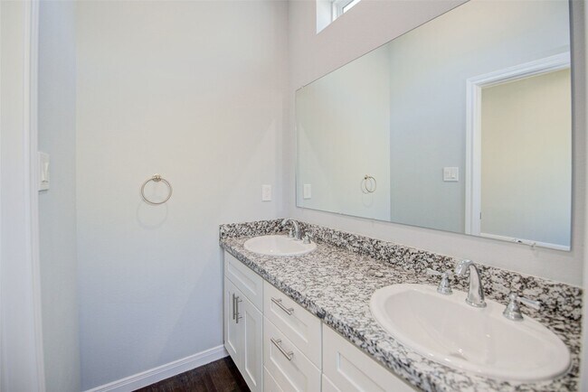 Building Photo - 4945 Ambient Dr