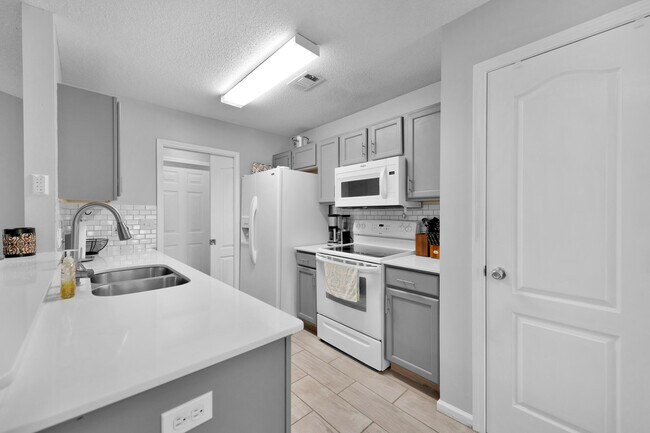 Building Photo - 2287 Harlan Ave