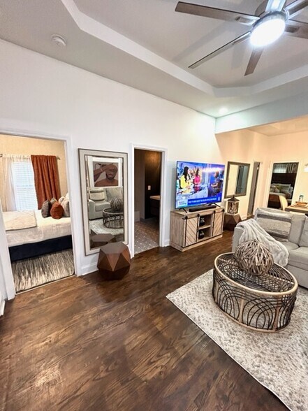 Building Photo - 851 N Grand Ave NW