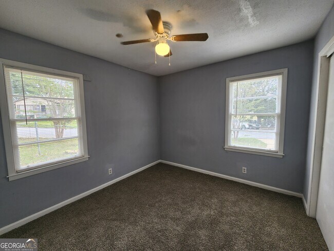 Building Photo - 2639 Willow St