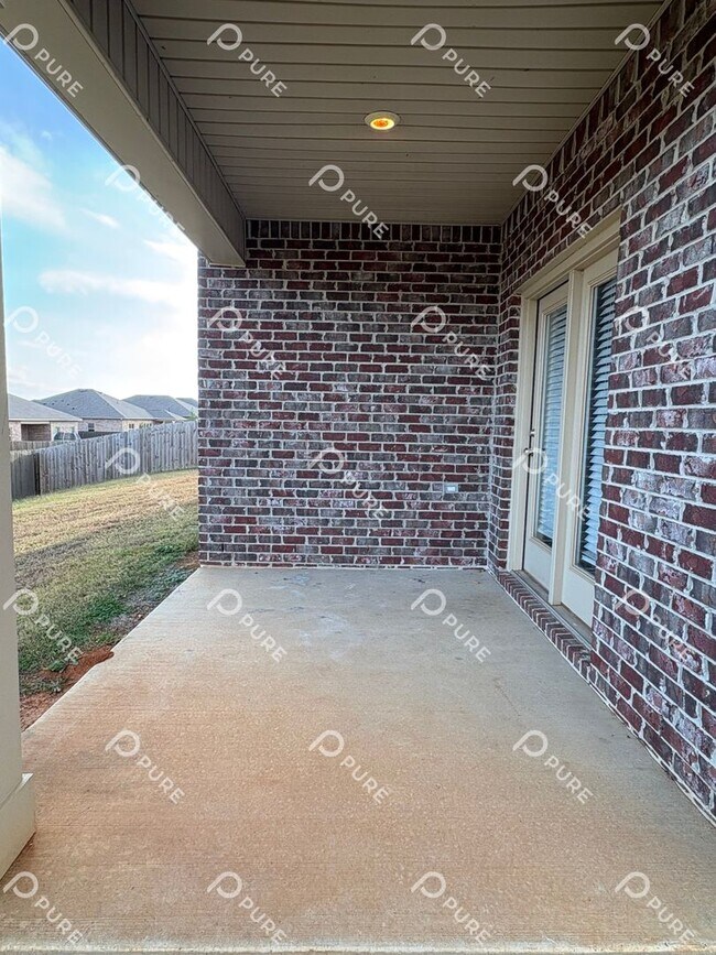 Building Photo - 14170 Lannister Ln