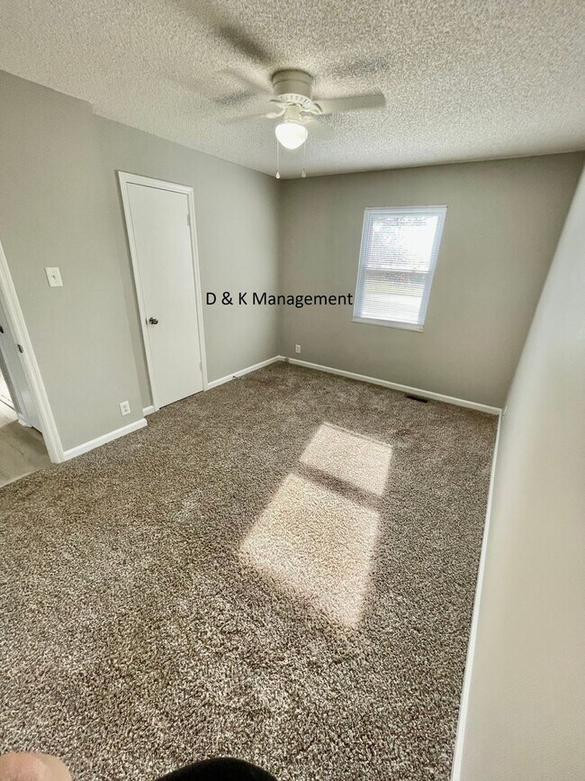 Building Photo - ***COMING SOON*** Beautiful 3 Bedroom, 2.5 Bath Home in the Cedar Bluff Area of Knoxville! Availa...
