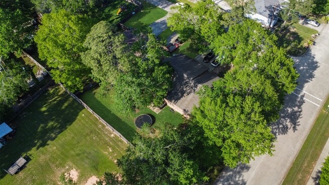 Building Photo - 217 Lazy Ln