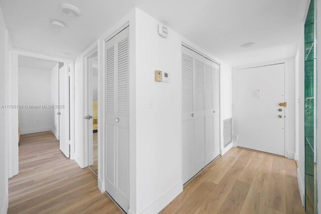 Building Photo - 2 bedroom in North Miami Beach FL 33179