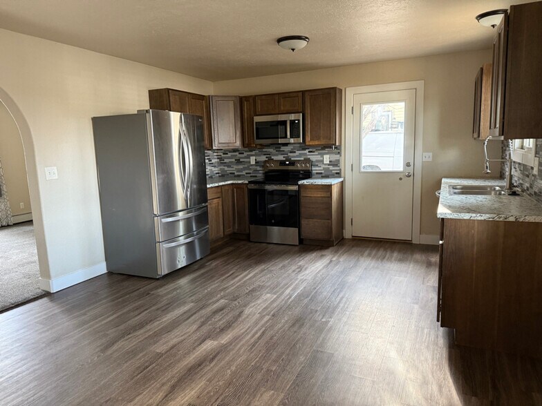 Building Photo - 1706 Monte Vista Ln