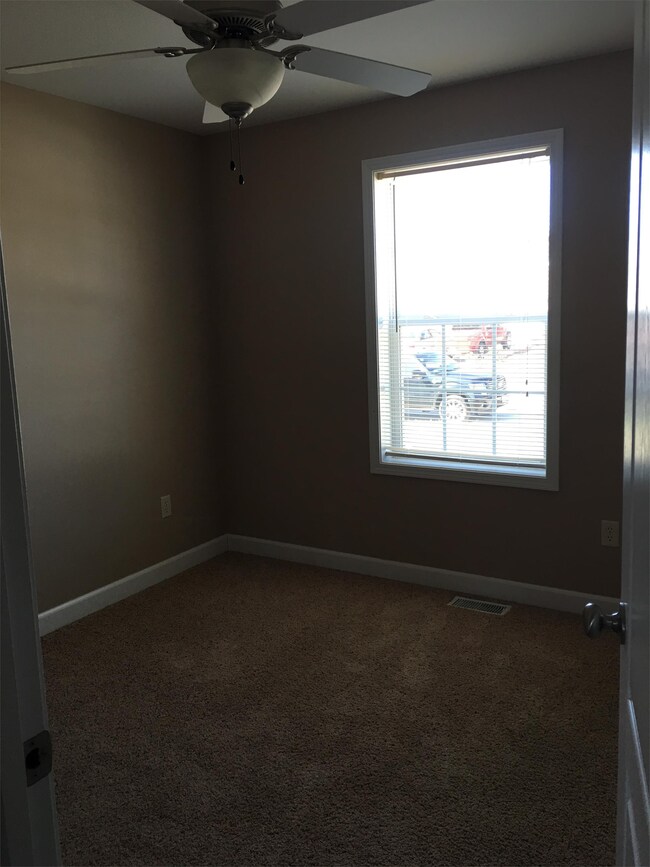 Building Photo - 123 Mesa Dr