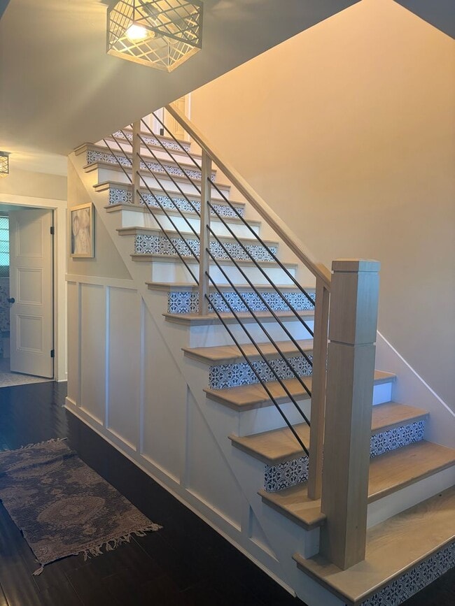 Building Photo - Gorgeous 4 Bedroom Home!!