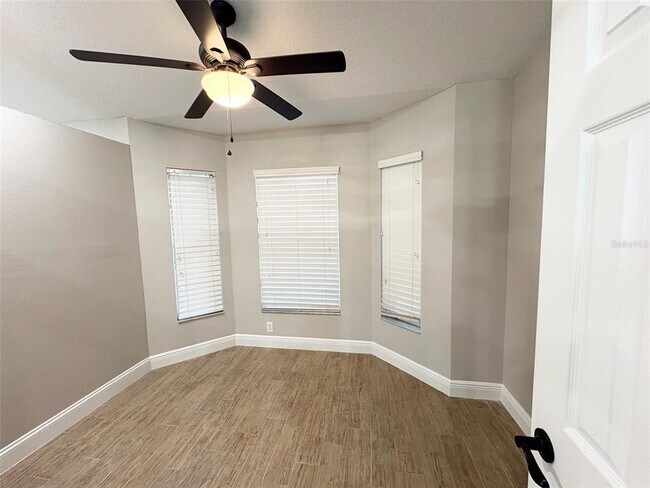 Building Photo - 9718 Crenshaw Cir