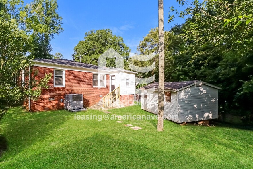 Building Photo - 104 Forest Ln Dr