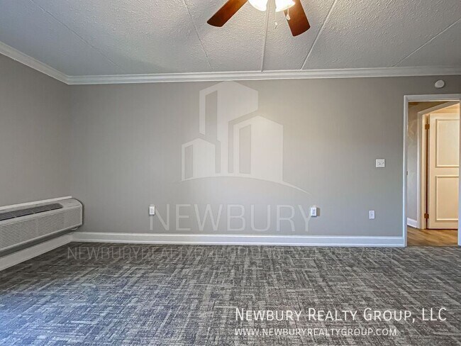 Building Photo - 530 N Main St