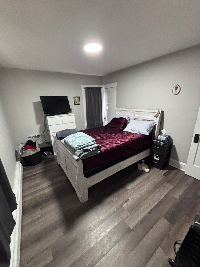 Building Photo - 8615 W Adler St