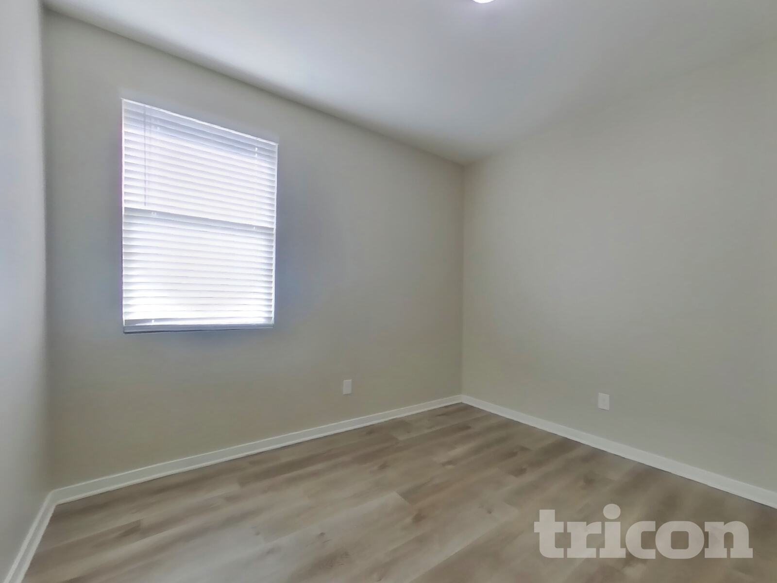 Building Photo - 14366 W Pershing St