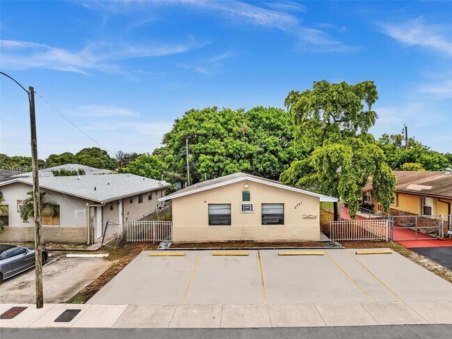 Primary Photo - 2751 NW 14th Ct