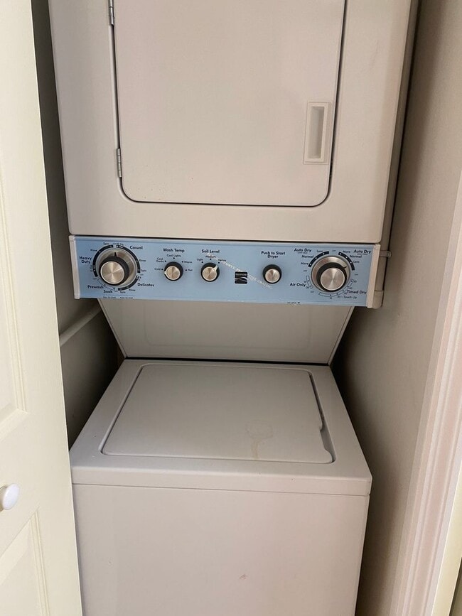 Building Photo - 55+ community 2 BED 2 BATH  in High Point of Fort Pierce