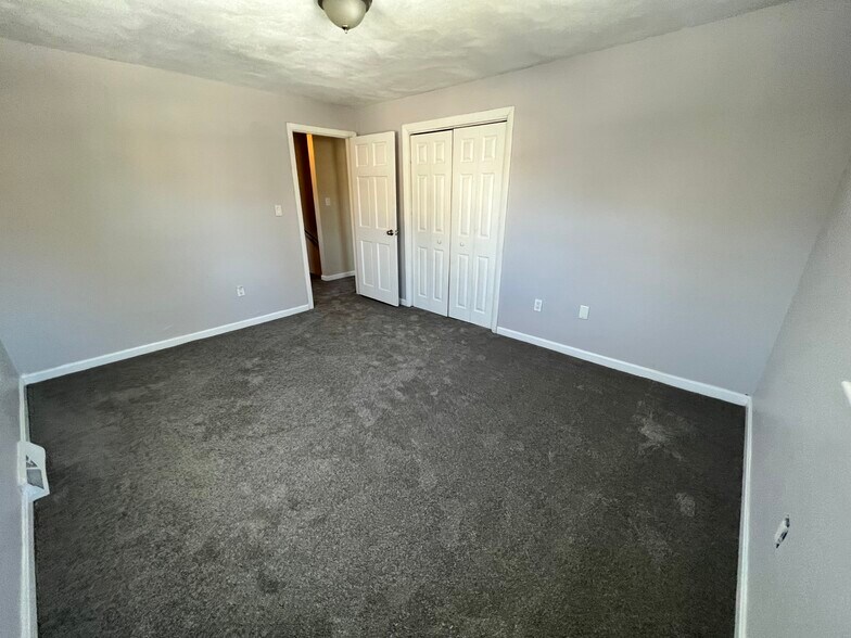 Building Photo - 10 Whiting Way