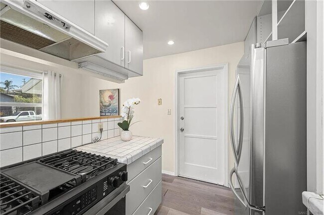 Building Photo - 2762 Ridge View Dr