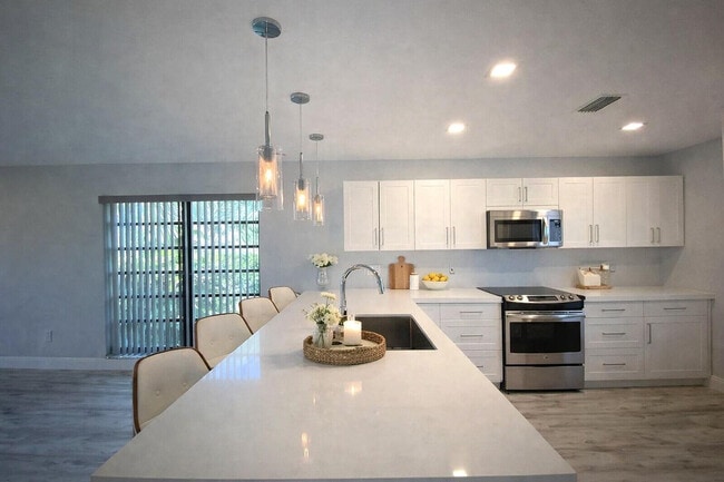 Building Photo - 21766 Cypress Dr