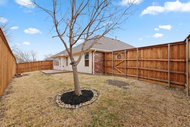 Building Photo - 115 Bird Creek Dr