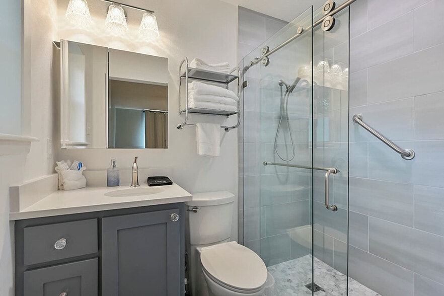 Building Photo - 1909 Langford St