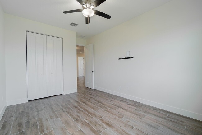 Building Photo - 5447 Starfish Rd