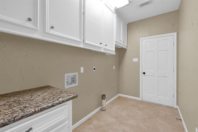 Building Photo - 3406 Concord Cir