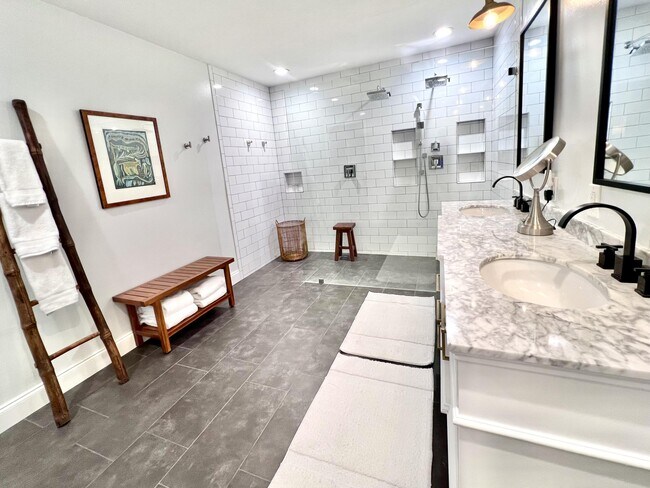 Building Photo - 2622 Country Golf Dr