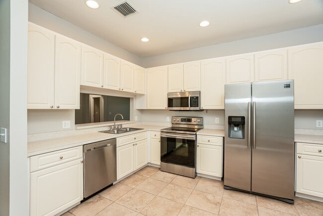 Building Photo - 13206 Beechberry Dr