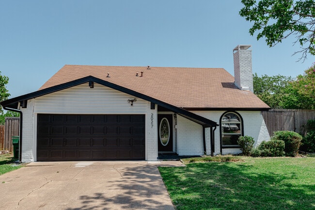 Primary Photo - 2027 Lucerne Cir