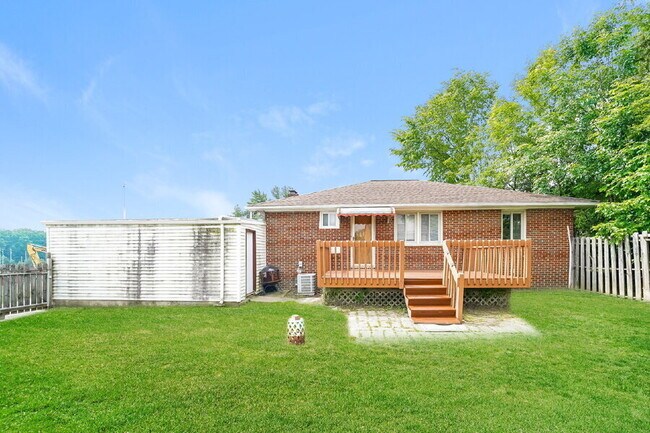 Building Photo - 4991 E Wallings Rd
