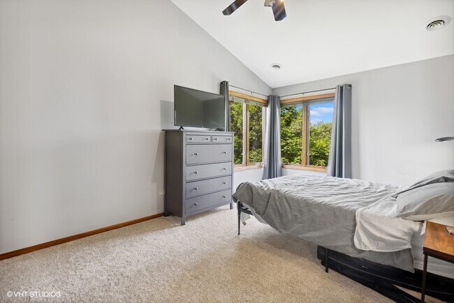 Building Photo - 905 Shelly Ln