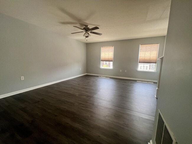 Building Photo - 328 Falcon Run