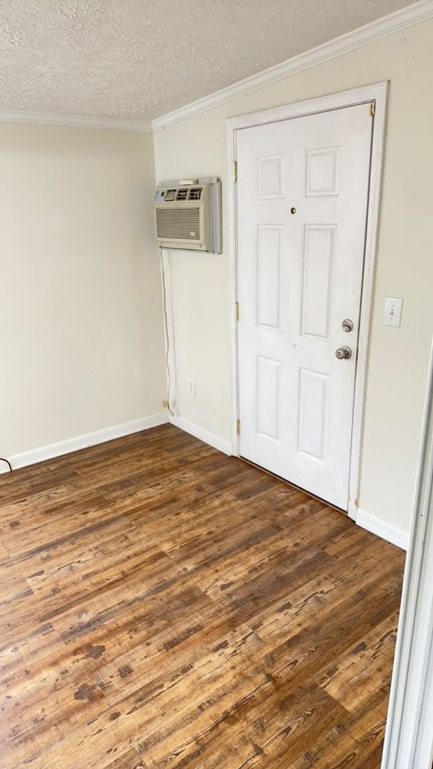 Building Photo - 502 Wagon Wheel Rd