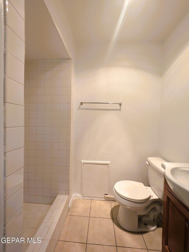 Building Photo - 5804 Pickerel Dr