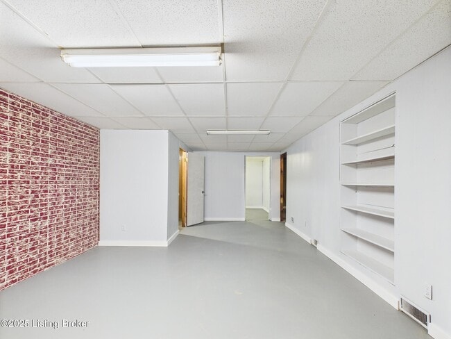 Building Photo - 207 Greenlawn Dr