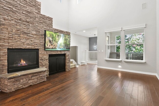 Building Photo - Aliso Viejo Townhome with Soaring Ceilings & Mountain Views