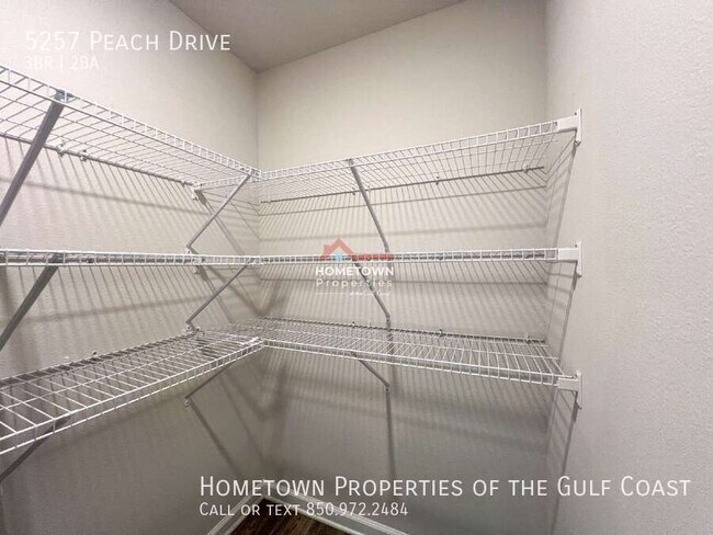 Building Photo - 5257 Peach Dr