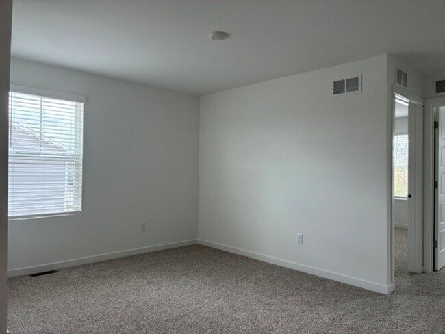 Building Photo - Brand New 3 Bedroom - 2.5 Bath Condo in Union Grove