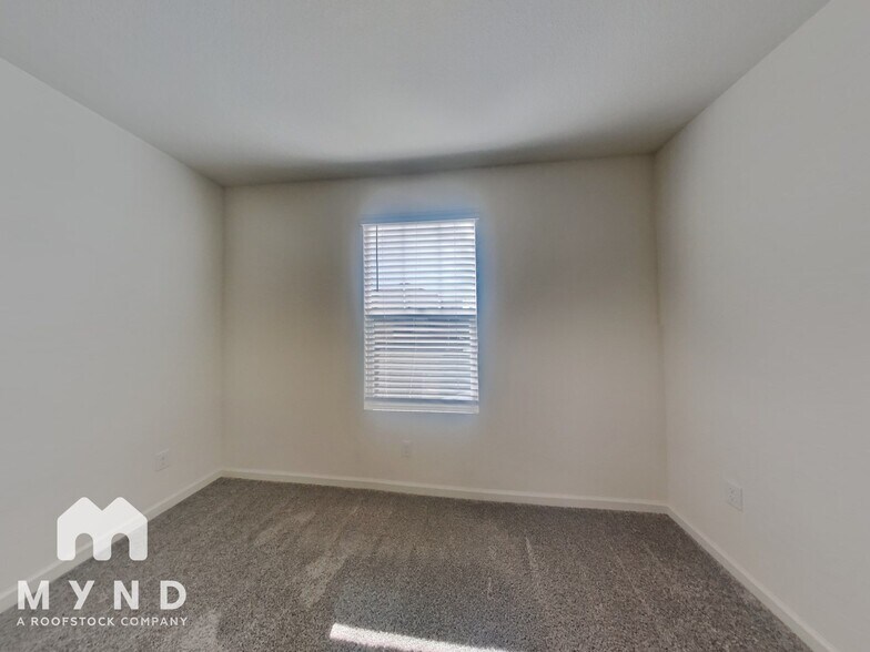 Building Photo - 7942 Pitcher St