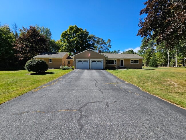 Building Photo - 108 Shaker St