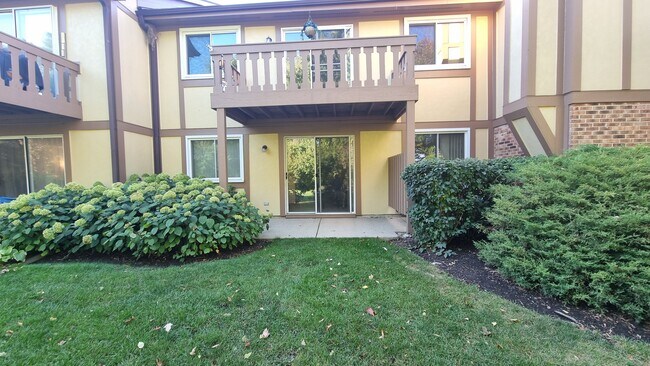 Building Photo - 1045 Auburn Ln
