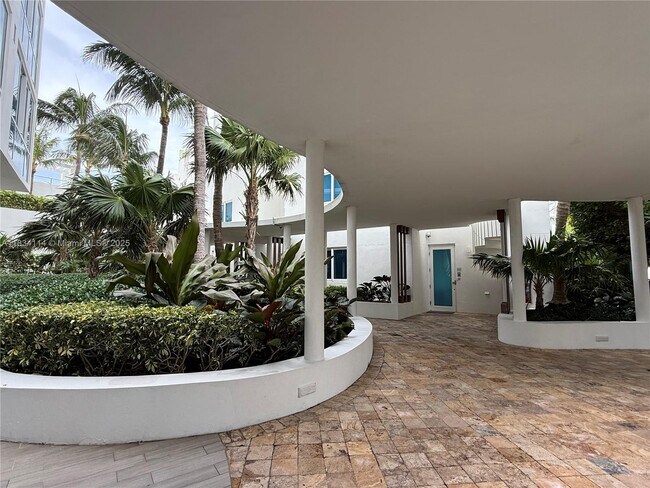 Building Photo - 50 South Pointe Dr