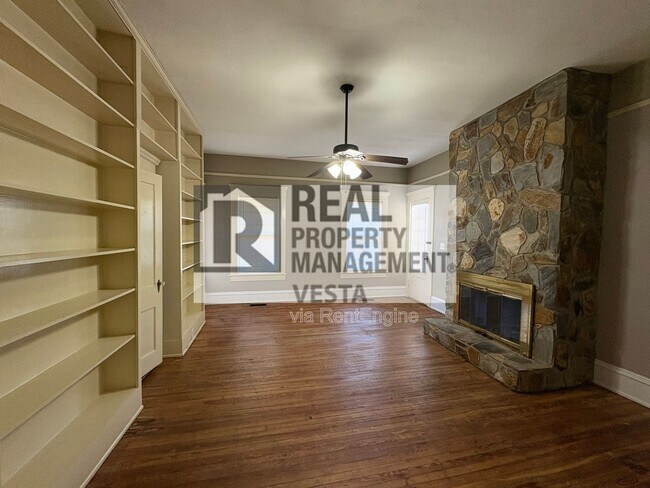 Building Photo - 2585 Napier Ave