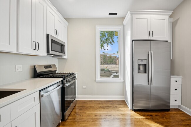 Building Photo - 3300 N Karlov Ave