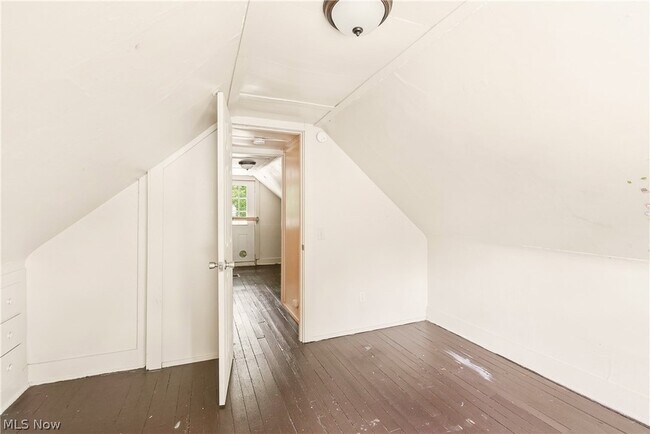 Building Photo - 285 Sumner Ct