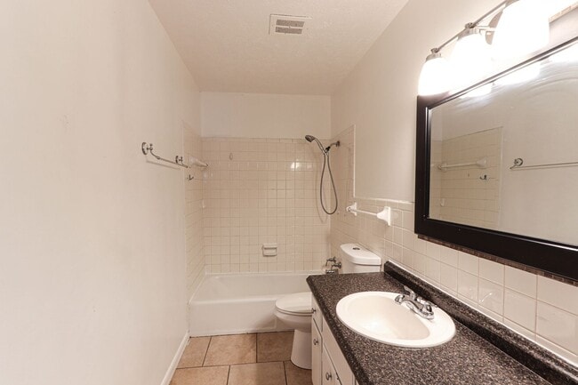 Building Photo - 3 Bedroom Ranch-Style Home with Bonus Base...
